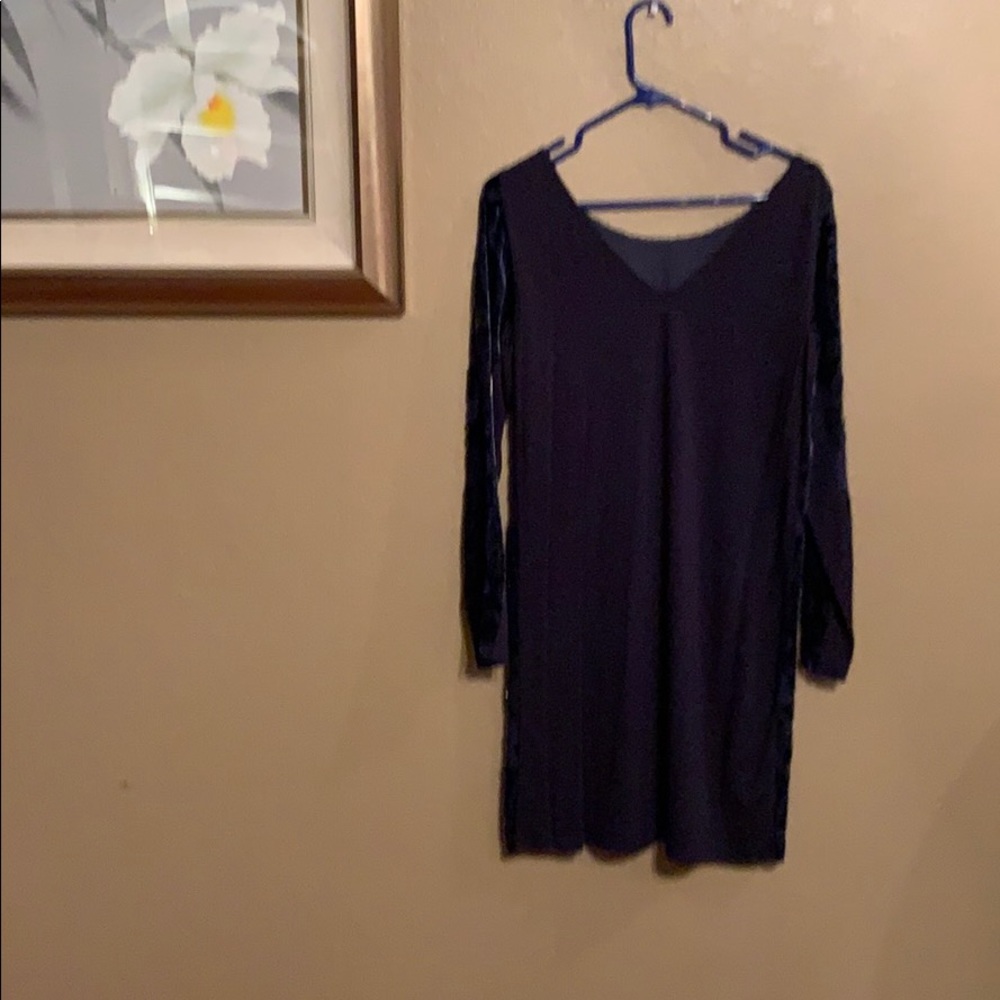 Dress - Picture 2 of 2